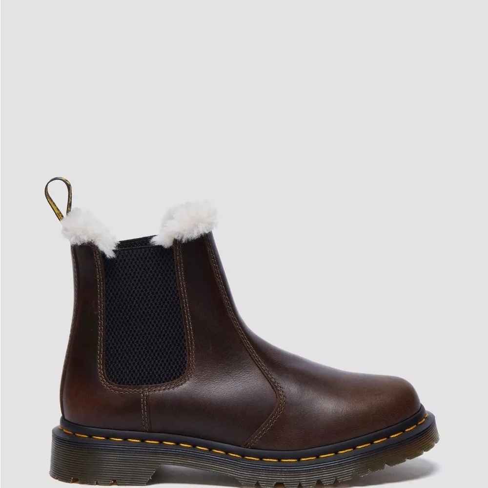 2976 WOMEN'S FAUX FUR LINED CHELSEA BOOTS - Picture 6 of 11